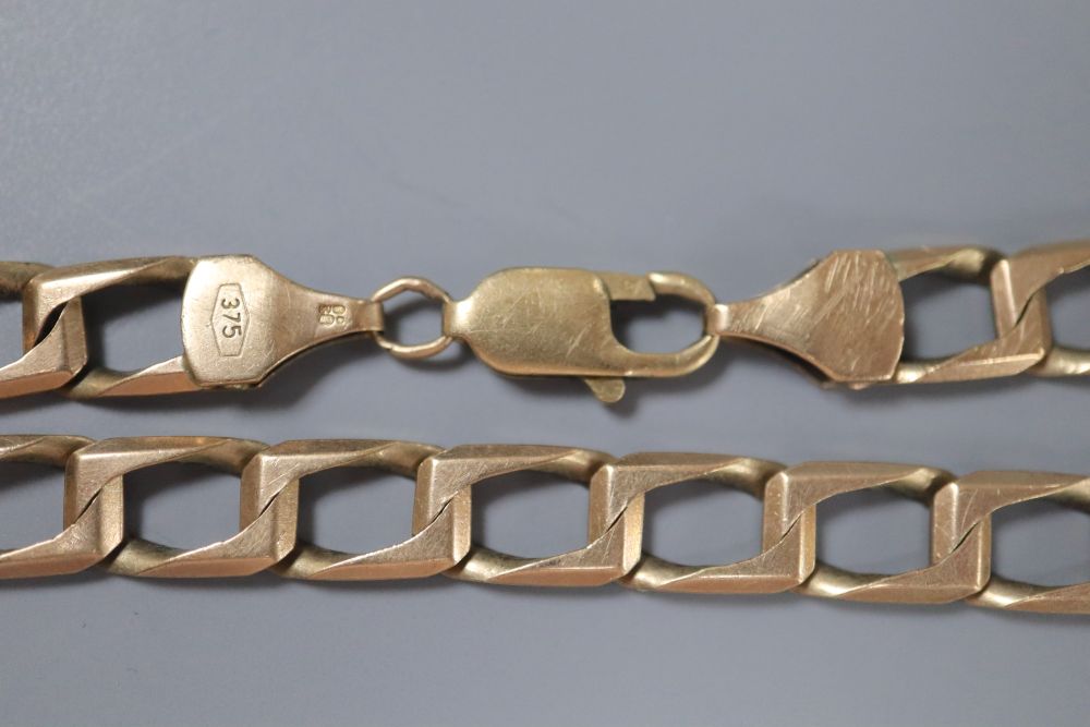 An Italian 375 rectangular-link bracelet with trigger clasp, 24cm, 18g.